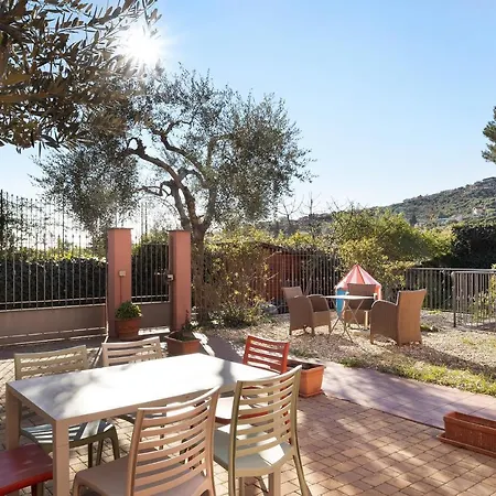 Casa Girasole 600 Mt Dal Mare 임페리아